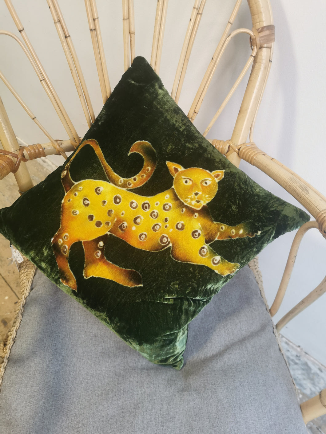 Hand-painted velvet cushions, LEOPARD yellow on green background.
